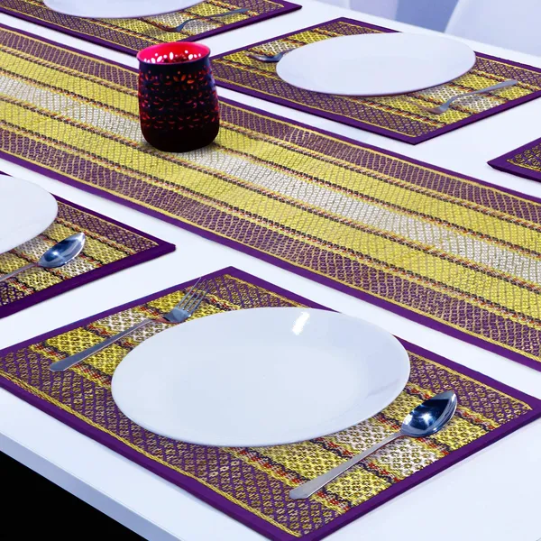 River_Grass_Dining_Table_Place_Mats_With_Runner
