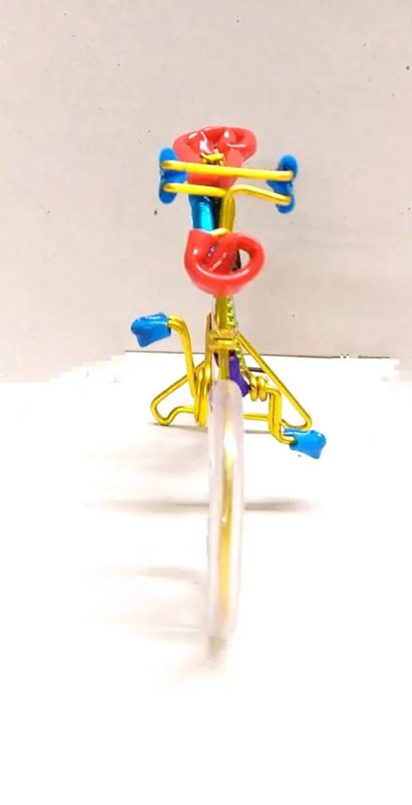Metal_Cycle_Showpiece