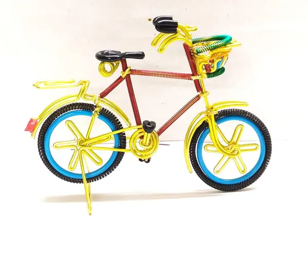 Metal_Cycle_Showpiece