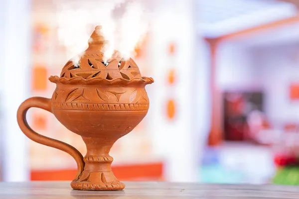 Terracotta_Dhunachi_With_Lid_And_Idol