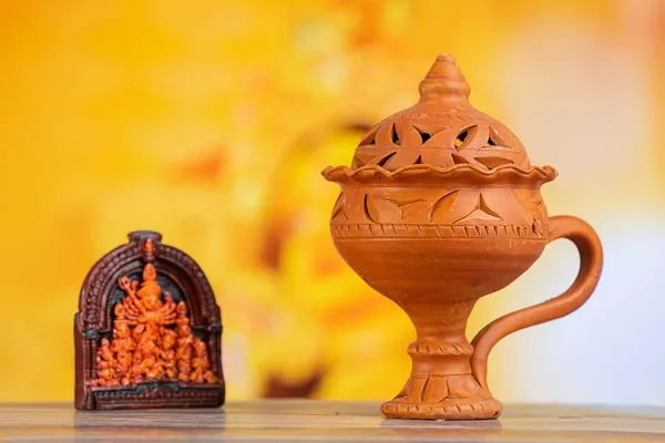Terracotta_Dhunachi_With_Lid_And_Idol