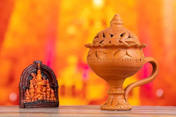 Terracotta_Dhunachi_With_Lid_And_Idol