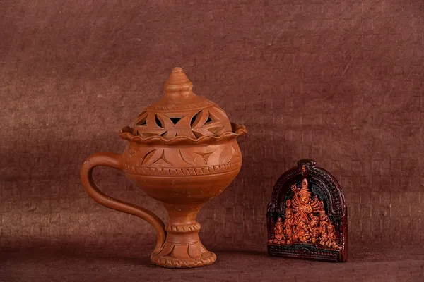 Terracotta_Dhunachi_With_Lid_And_Idol