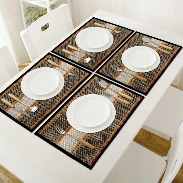 Handwoven_River_Grass_Dining_Place_Mat