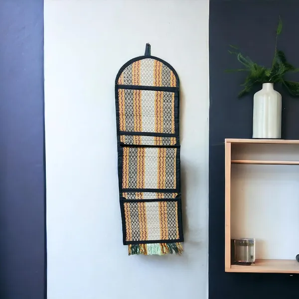 Madurkathi_River_Grass_Wall_Hanging_Organizer