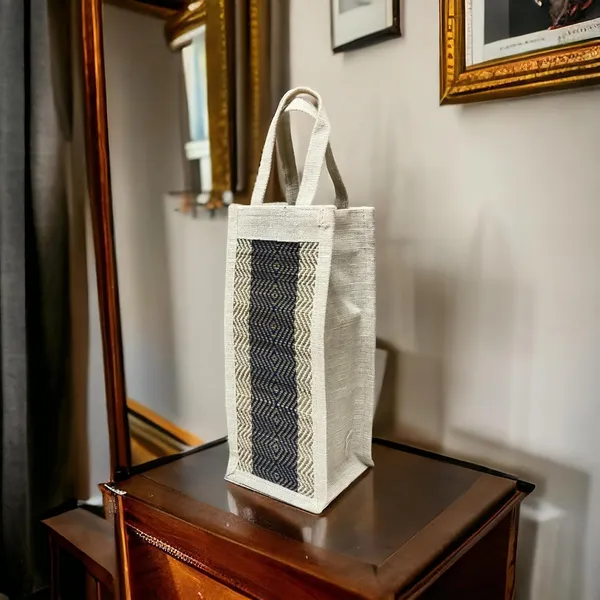 Madurkathi_River_Grass_Bottle_Bag