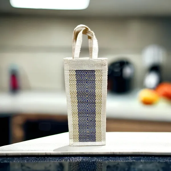 Madurkathi_River_Grass_Bottle_Bag