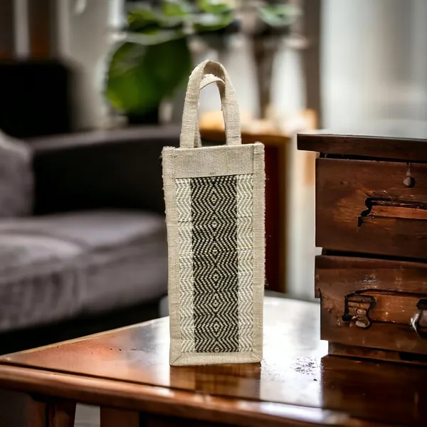 Madurkathi_River_Grass_Bottle_Bag
