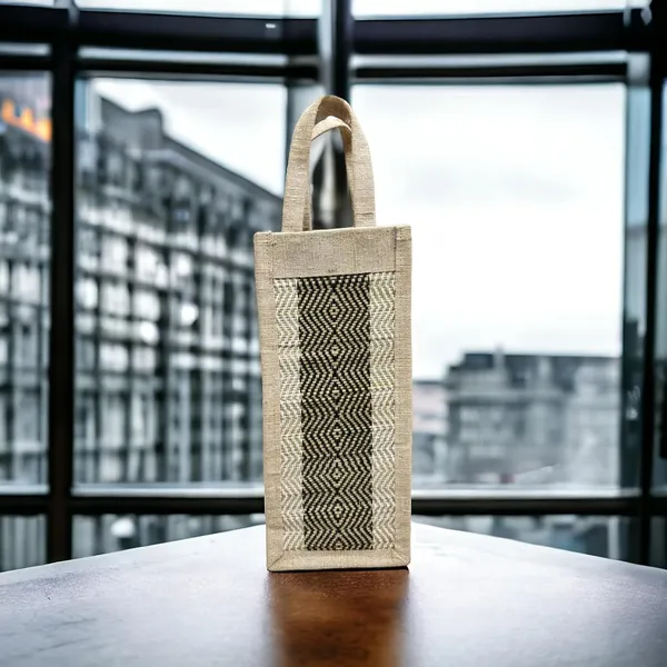 Madurkathi_River_Grass_Bottle_Bag