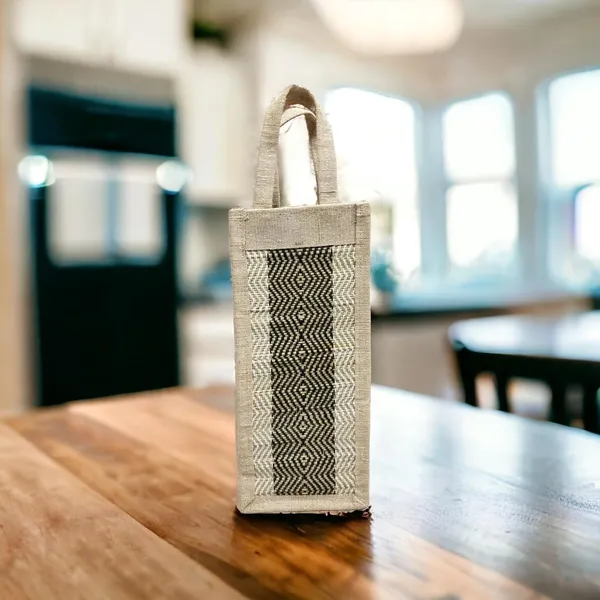 Madurkathi_River_Grass_Bottle_Bag