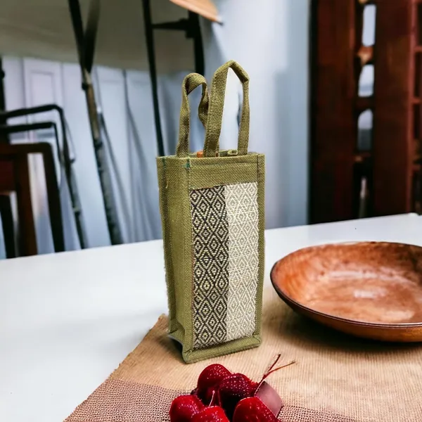 Madurkathi_River_Grass_Bottle_Bag
