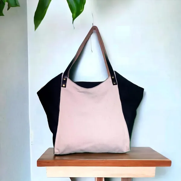 Canvas_Tote_Bag_With_Zip_And_Leather_Handle