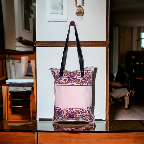 Canvas_Tote_Bag_With_Zip_And_Leather_Handle
