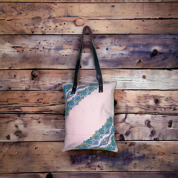 Canvas_Tote_Bag_With_Zip_And_Leather_Handle