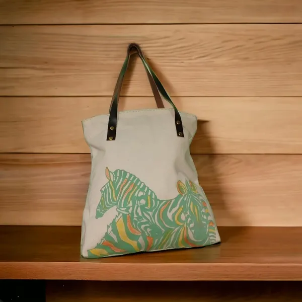 Canvas_Tote_Bag_With_Zip_And_Leather_Handle