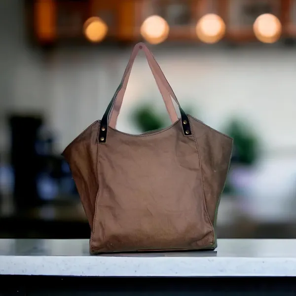 Canvas_Tote_Bag_With_Leather_Handle