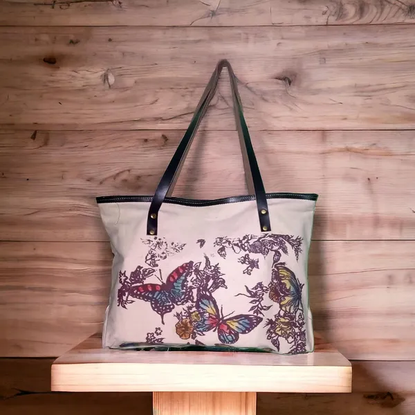 Canvas_Tote_Bag_With_Leather_Handle