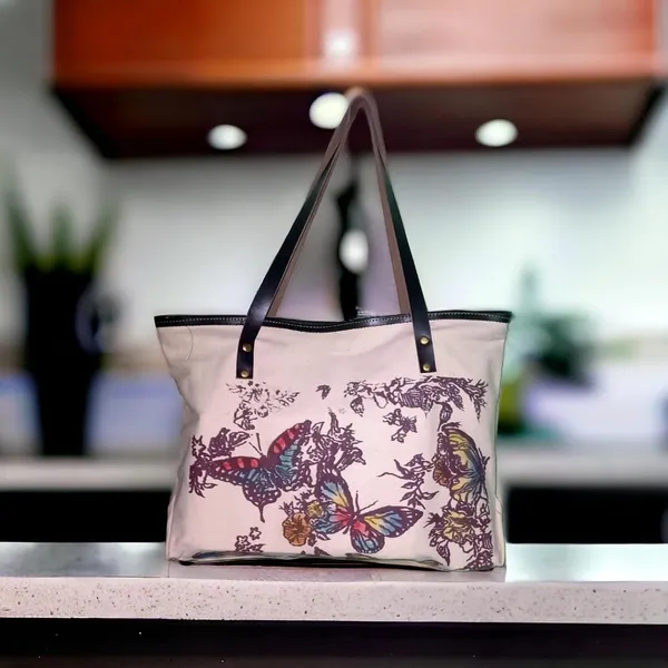 Canvas_Tote_Bag_With_Leather_Handle