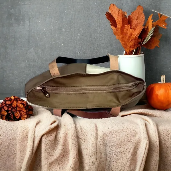 Canvas_Tote_Bag_With_Zip_And_Leather_Handle