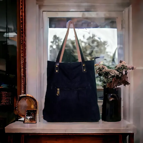 Canvas_Tote_Bag_With_Zip_And_Leather_Handle
