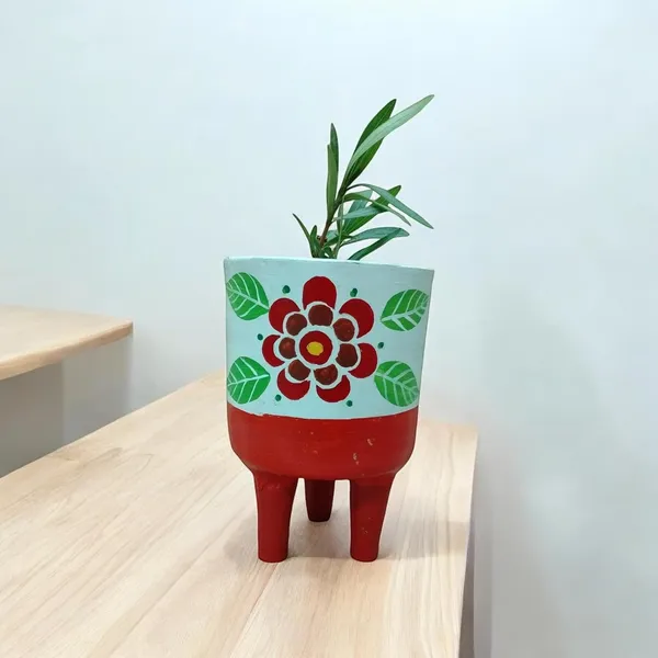 Handcrafted_Indoor_Outdoor_Planter