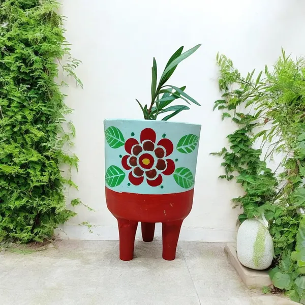 Handcrafted_Indoor_Outdoor_Planter