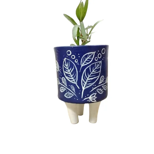 Handcrafted_Indoor_Outdoor_Planter