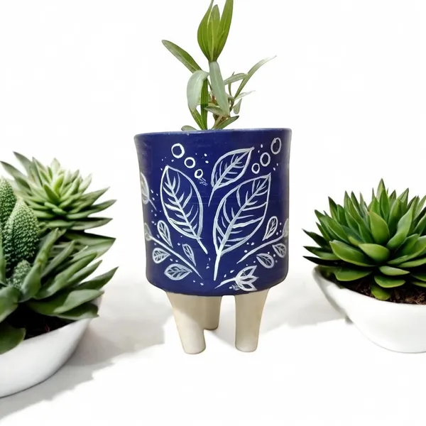 Handcrafted_Indoor_Outdoor_Planter