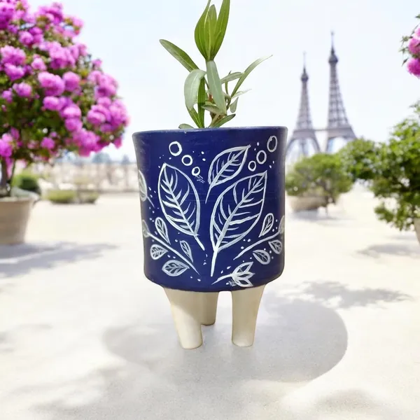 Handcrafted_Indoor_Outdoor_Planter