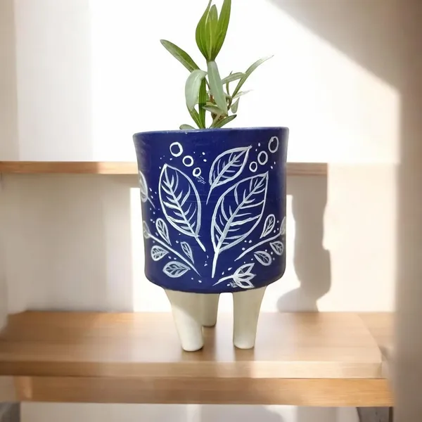 Handcrafted_Indoor_Outdoor_Planter