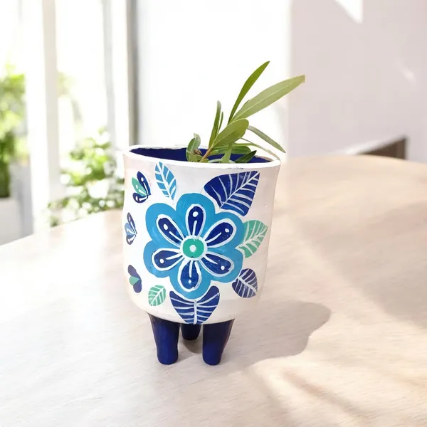 Handcrafted_Indoor_Outdoor_Planter