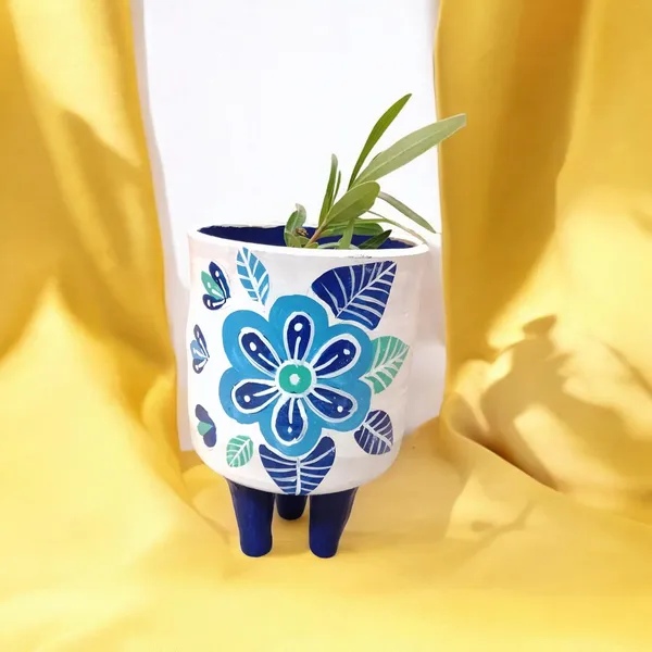 Handcrafted_Indoor_Outdoor_Planter