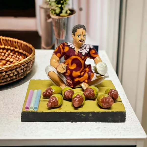 Clay_Miniature_Coconut_Seller_Figurine