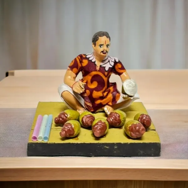Clay_Miniature_Coconut_Seller_Figurine