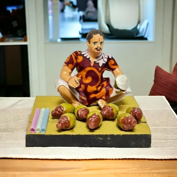 Clay_Miniature_Coconut_Seller_Figurine