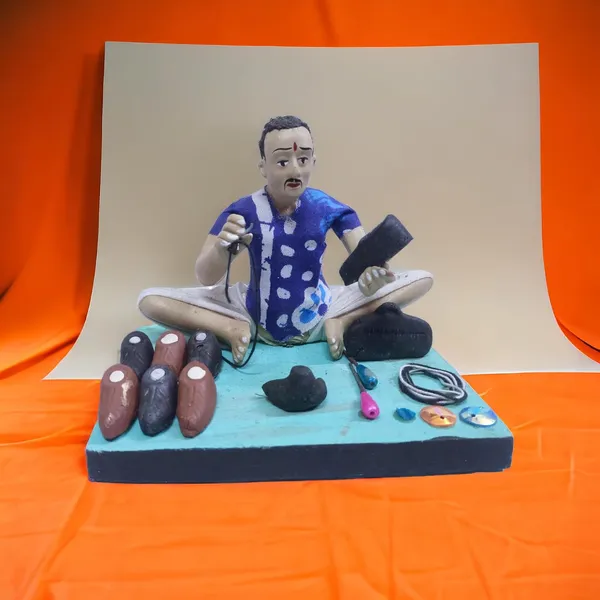 Handmade_Clay_Cobbler_Figurine