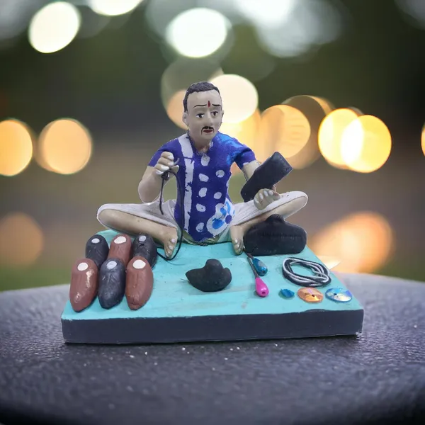 Handmade_Clay_Cobbler_Figurine