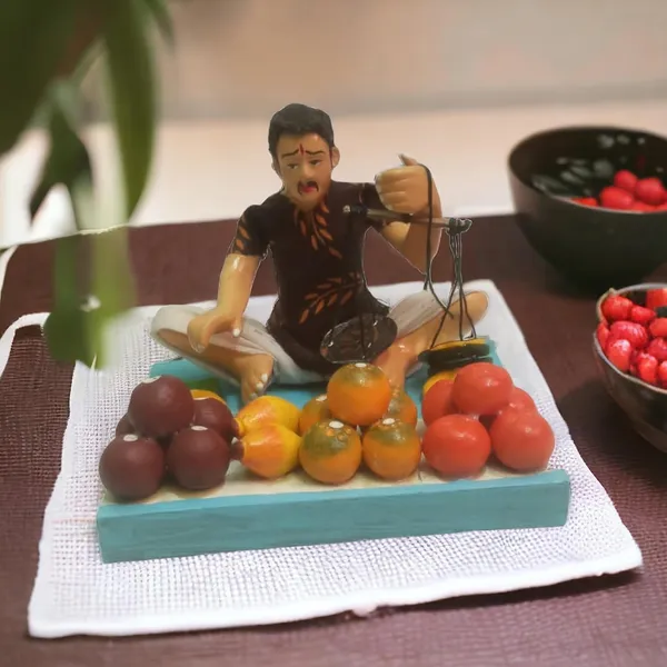 Clay_Miniature_Vegetable_Seller_Figure