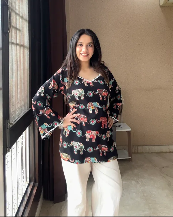 GAJRA_SHORT_KURTI_(WOMEN)