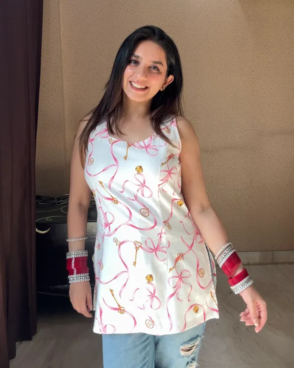 RHEA_SHORT_KURTI_(WOMEN)