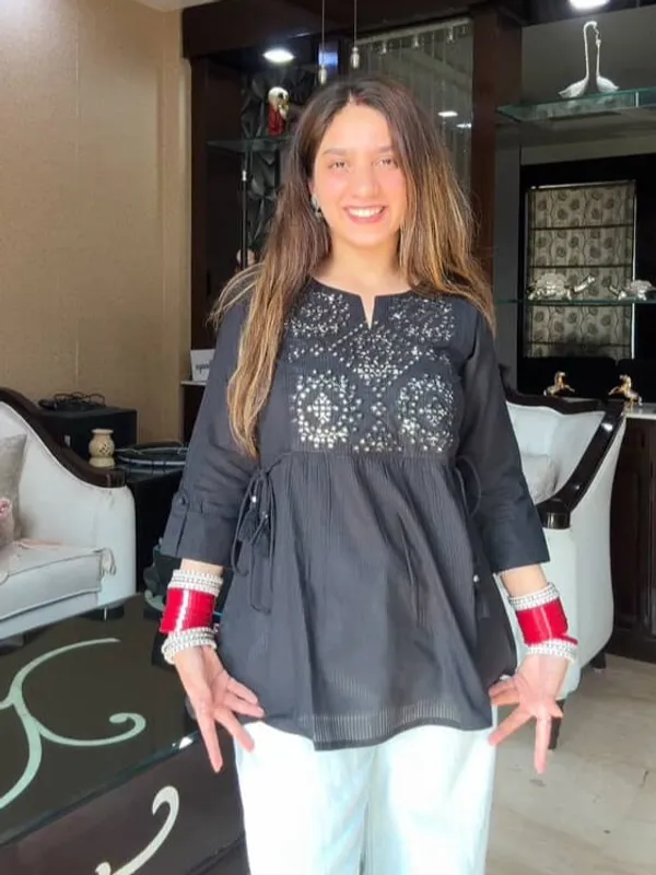 CHANDANI_SHORT_KURTI_(WOMEN)