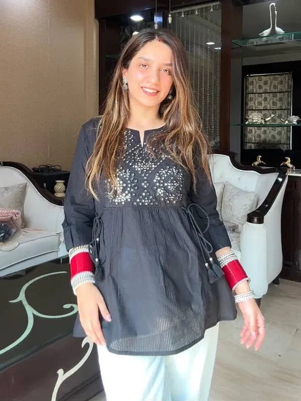 CHANDANI_SHORT_KURTI_(WOMEN)