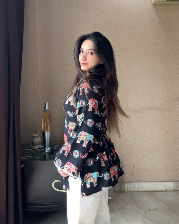 GAJRA_SHORT_KURTI_(WOMEN)