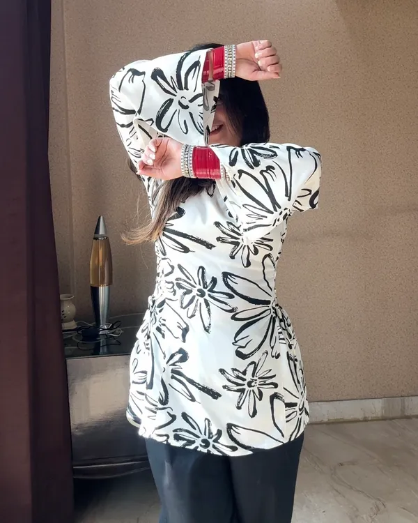 PHOOL_SHORT_KURTI_(WOMEN)