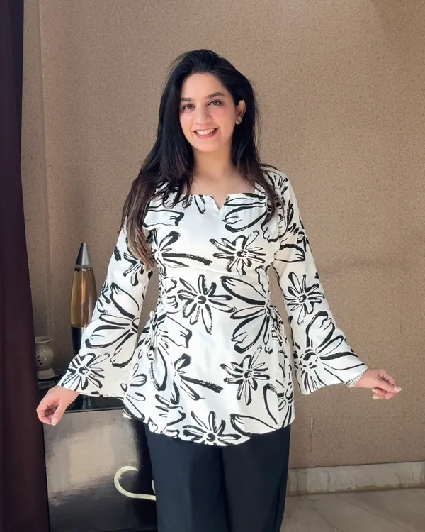 PHOOL_SHORT_KURTI_(WOMEN)