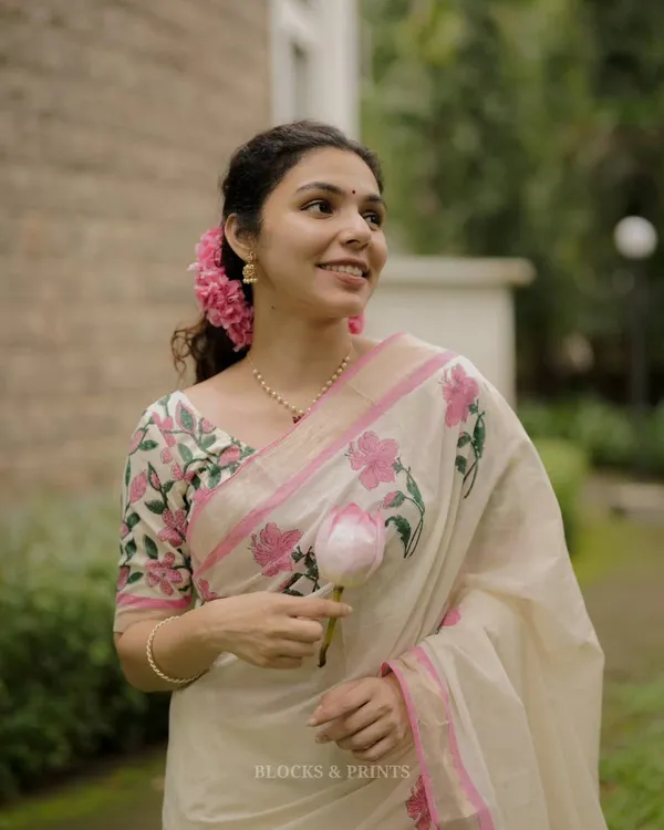 Cream_Organza_Floral_Print_Saree_For_Women