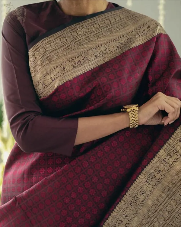 Maroon_Brocade_Saree_for_Women