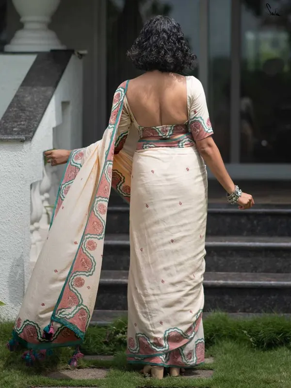 Cream_Printed_Saree_for_Women