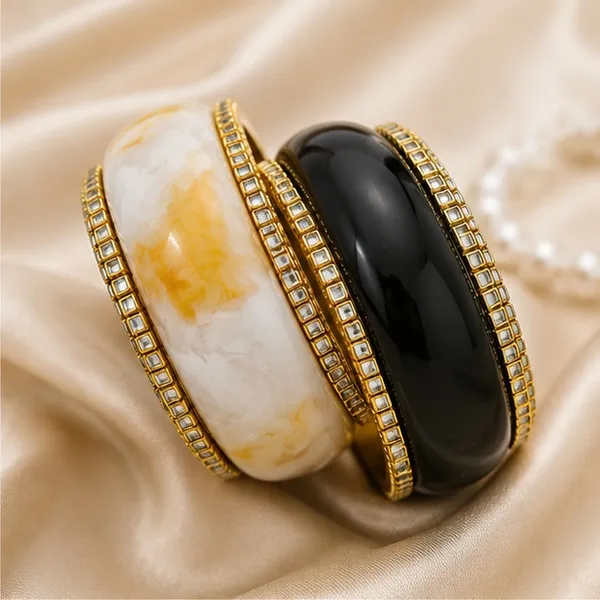 Black_And_White_Resin_Bangle_Set_For_Women