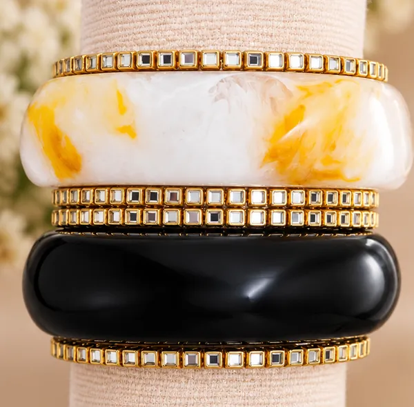 Black_And_White_Resin_Bangle_Set_For_Women